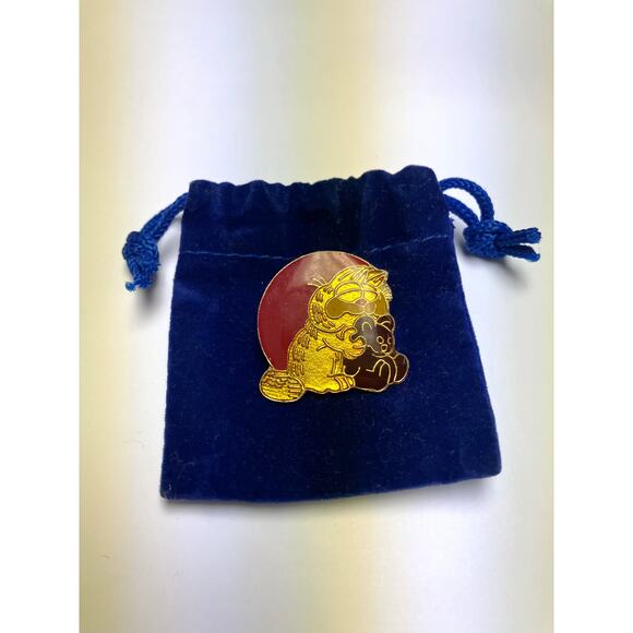 & Other Stories Other - Vintage Garfield Hugging Teddy Bear Pin- no backing